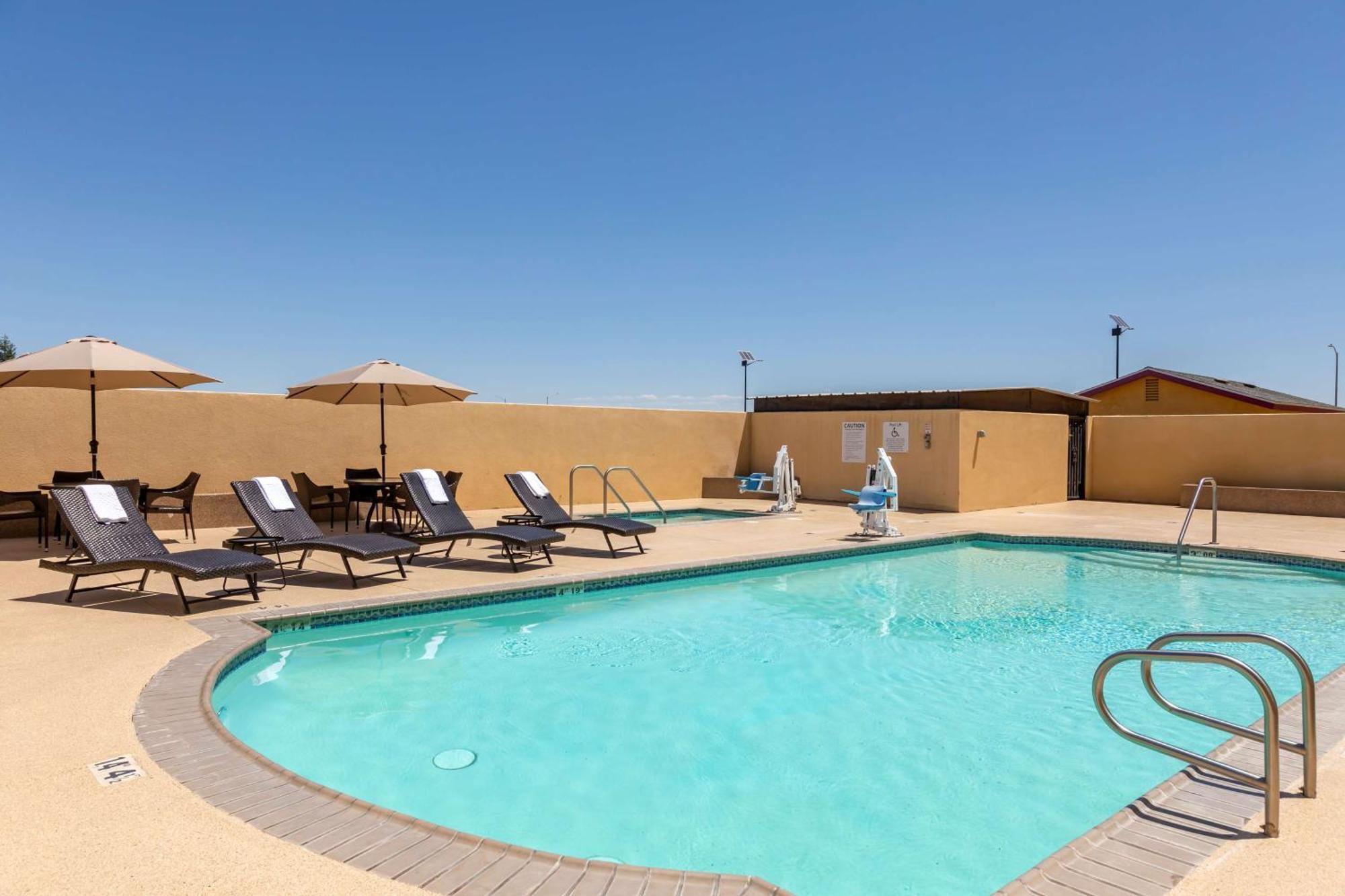 Best Western Plus Wasco Inn&Suites Exterior foto